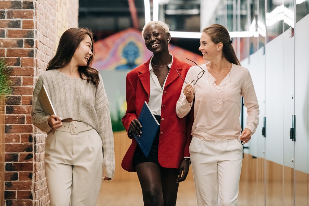 Adobestock 431654954 Blue Main. Comment favoriser le développement du leadership.